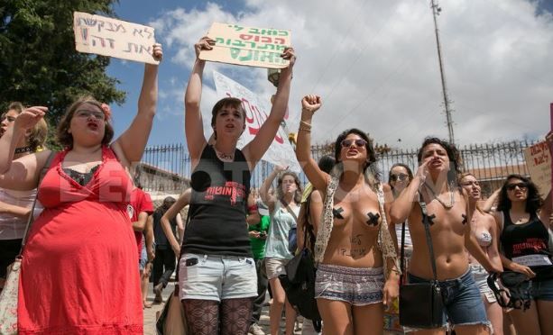 SlutWalk γuμνόστηθη διαμαρτυρία στην Ιερουσαλήμ κατά της σeξουαλικής βίας!! (Pics)