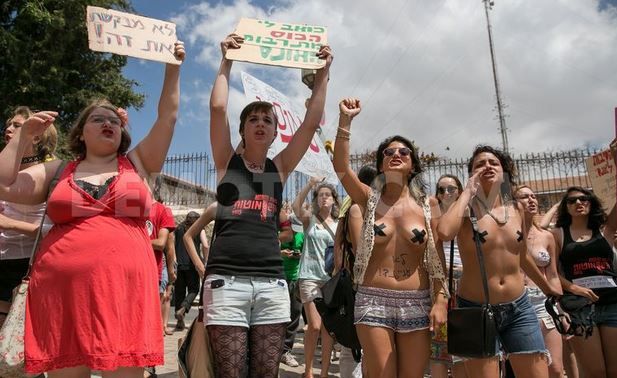 SlutWalk γuμνόστηθη διαμαρτυρία στην Ιερουσαλήμ κατά της σeξουαλικής βίας!! (Pics)